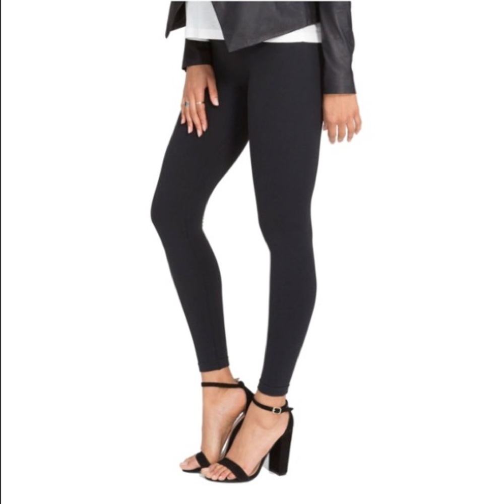 Spanx Seamless Leggings in Color Black - Picture 1 of 7